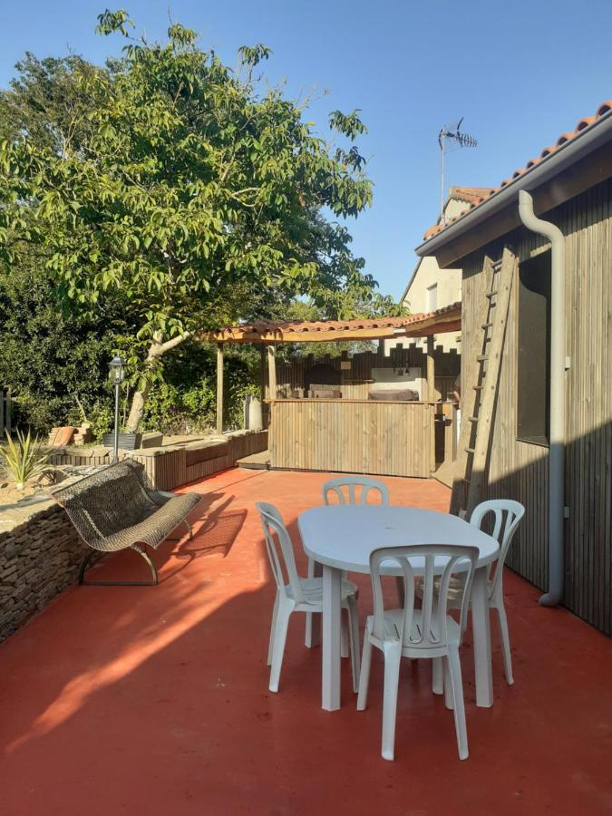 La Fenetre Villa Saint-Florent-des-Bois ภายนอก รูปภาพ